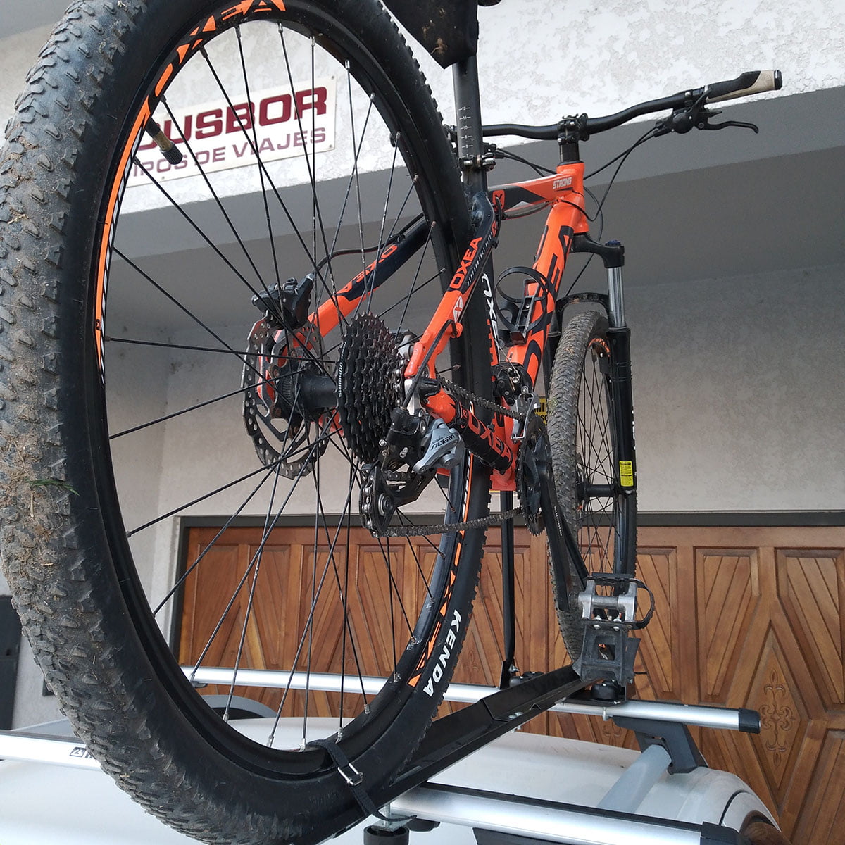 Portabicicleta Riel Universal - Imagen 8